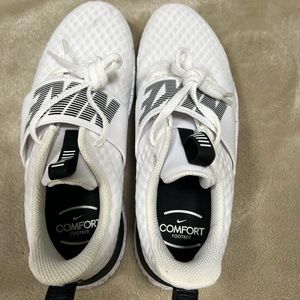 White Nike Athletic Tennis Running Shoe with Comfort Sole